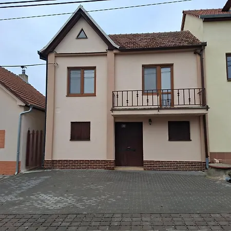 아파트 Sklep U Hrabalu